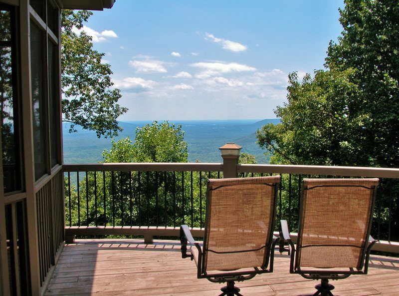 Highlight your home's selling points in your listing description.