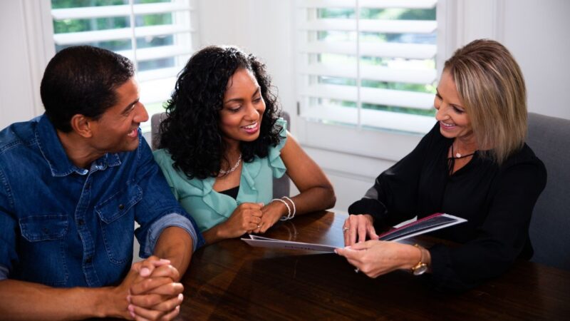 There are several advantages to hiring a real estate attorney for your selling or buying needs.