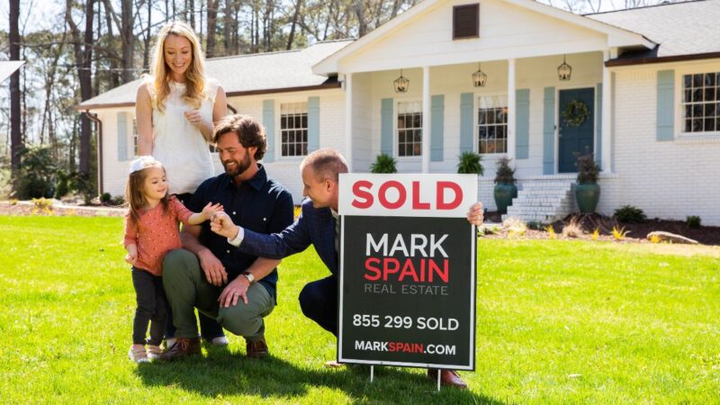 The Risks of Selling Your Home Alone: Why a Real Estate Agent is Essential