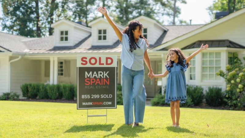 From Listing to Closing: A Step-by-Step Guide to Selling a Home