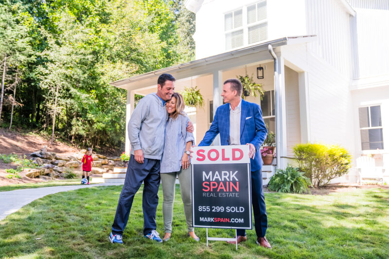 What do Real Estate Agents Do Roles, Rewards, and Realities